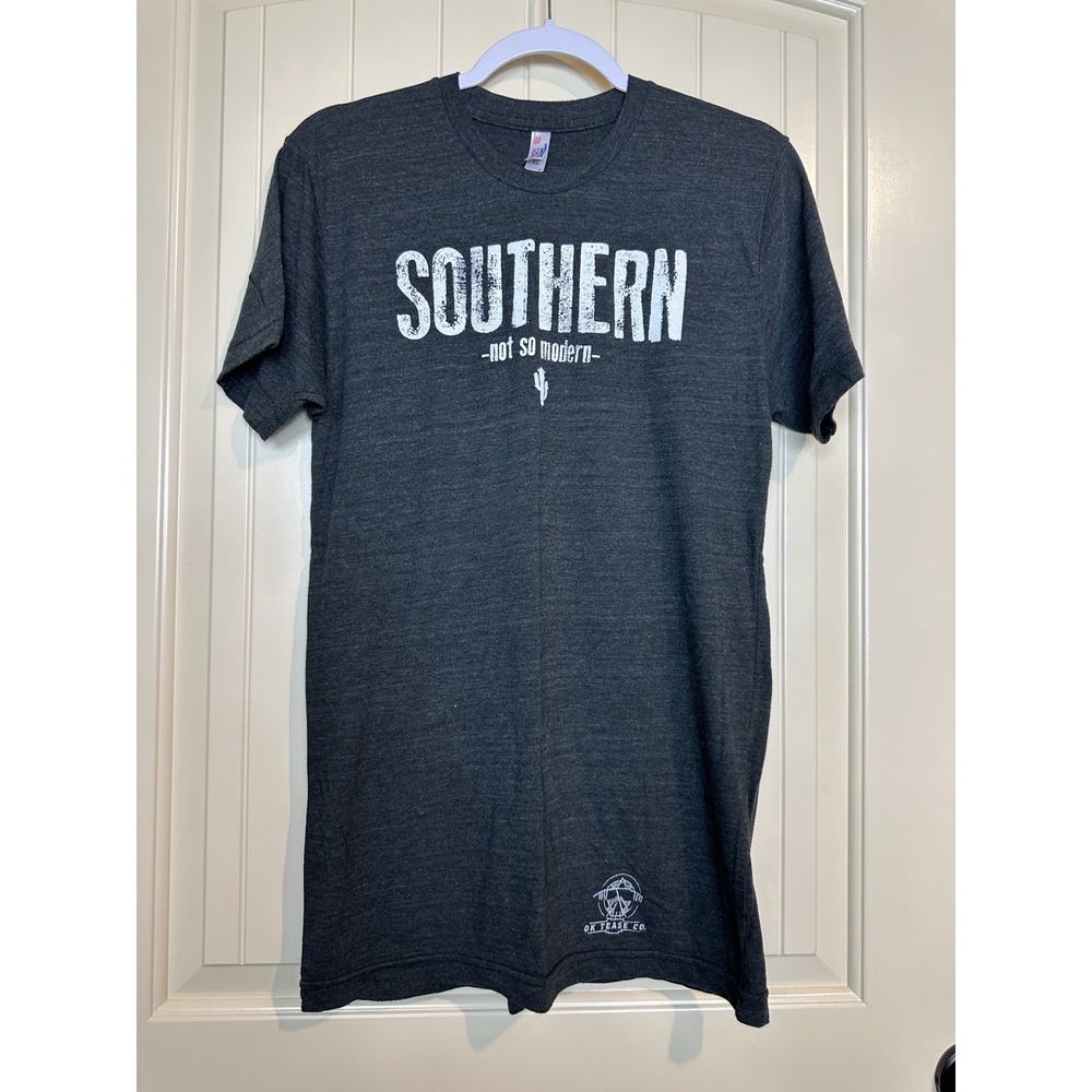 Southern not so modern OK Tease Co gray short sleeve t-shirt sz M slim long GUC